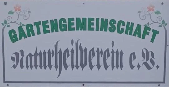 Schild am Tor Schild am Tor